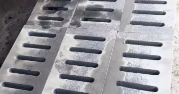 新乡 芝麻灰石材沟盖板