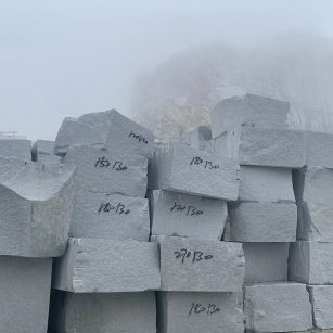 新乡芝麻白花岗石