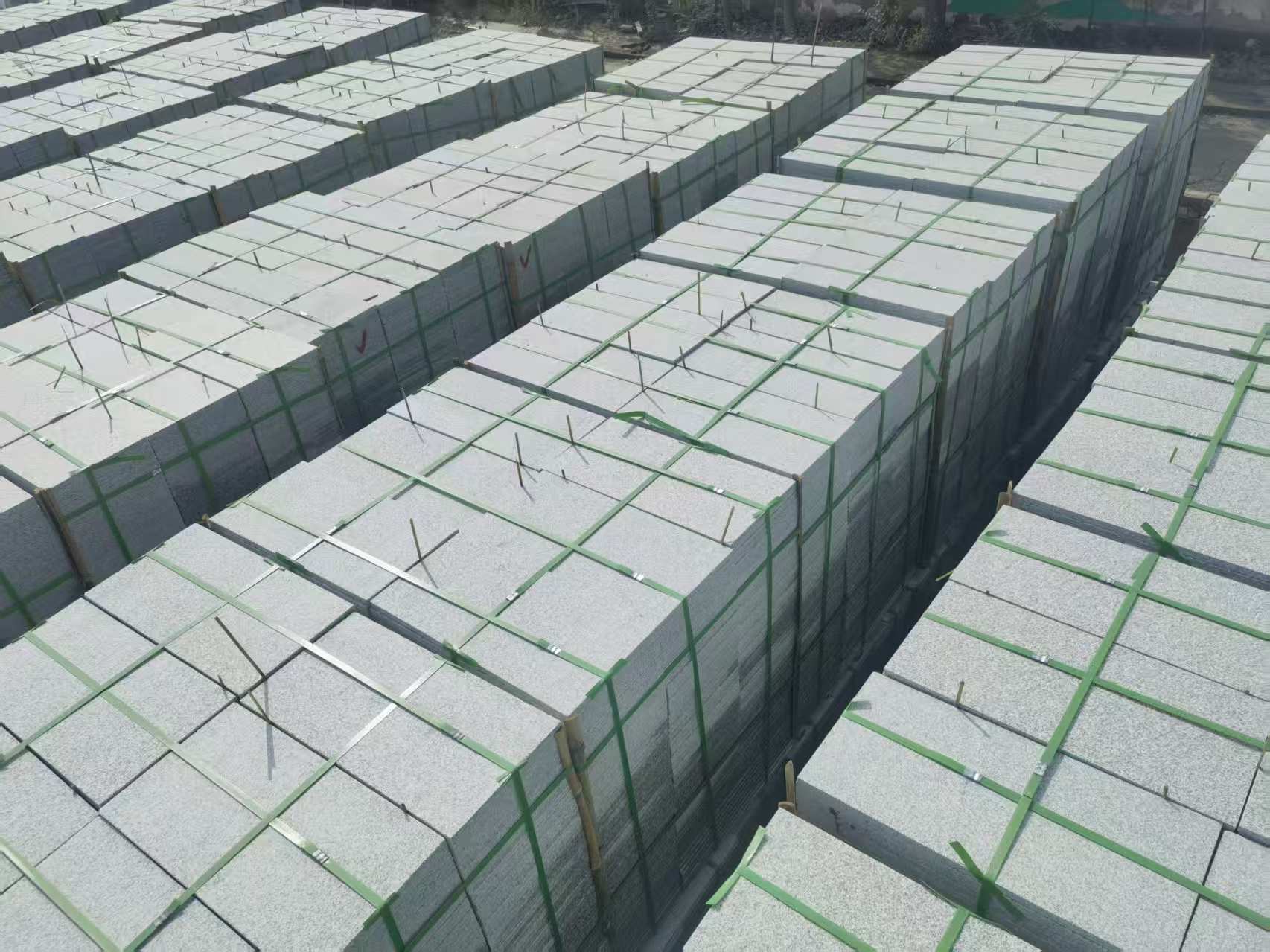 新乡 芝麻白1.8公分火烧300*600地铺，清仓大甩卖