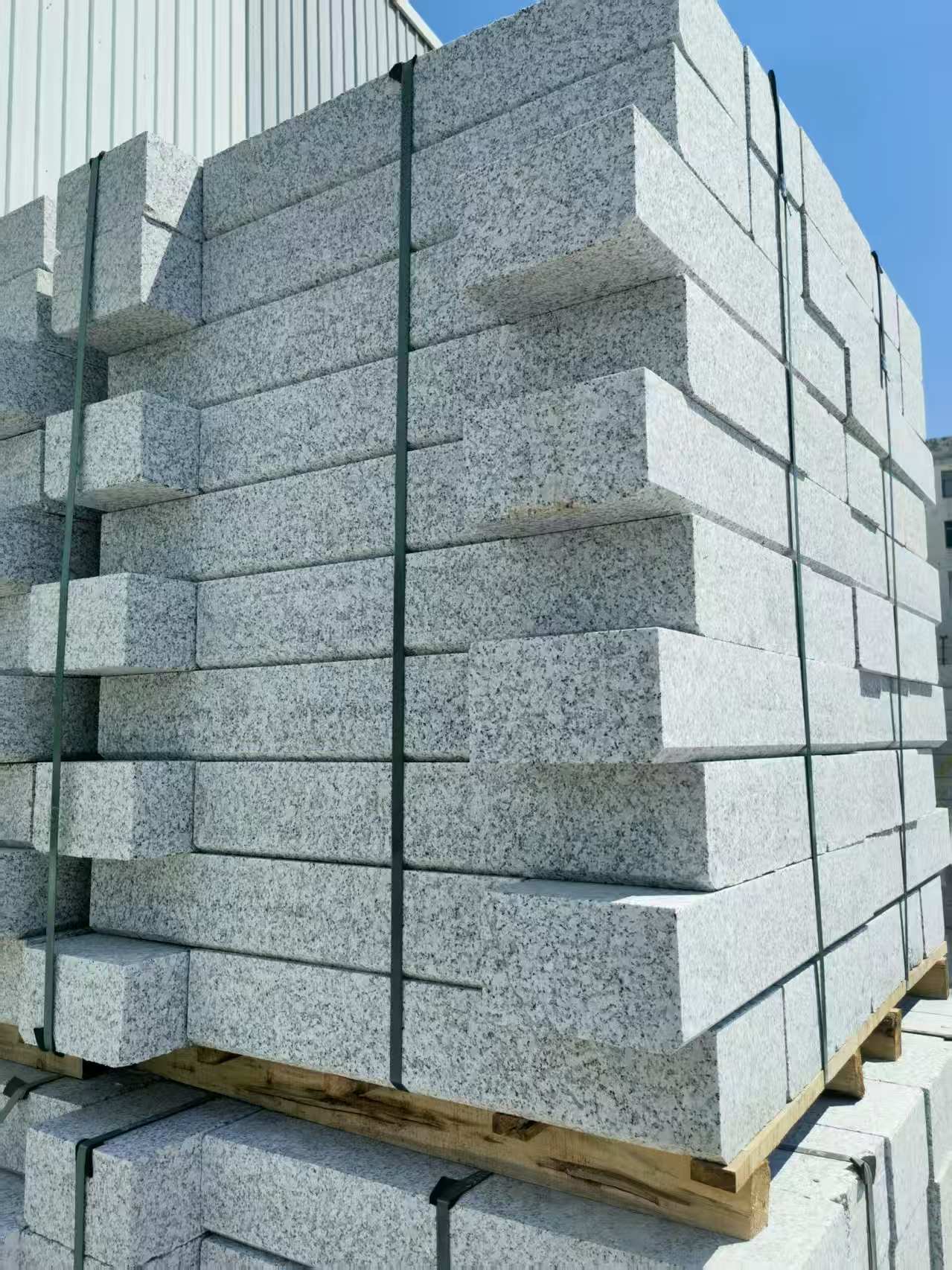 新乡 路沿石颜色均匀、尺寸标准