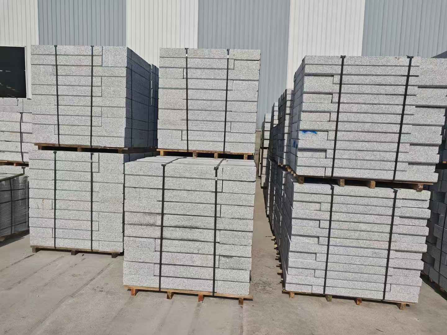 新乡 芙蓉白路沿石，价格便宜