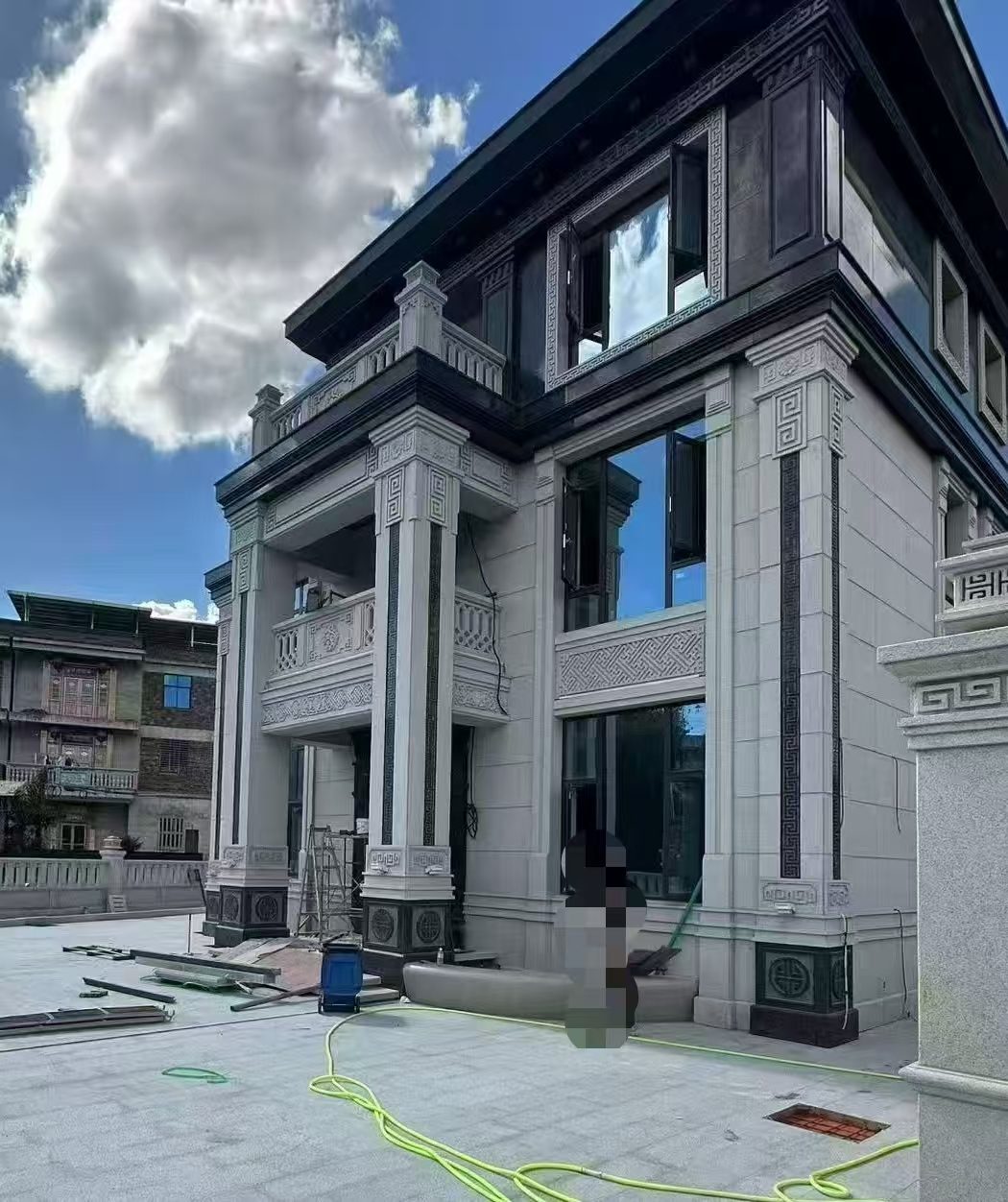 新乡 别墅干挂，芝麻白与芝麻黑完美配合