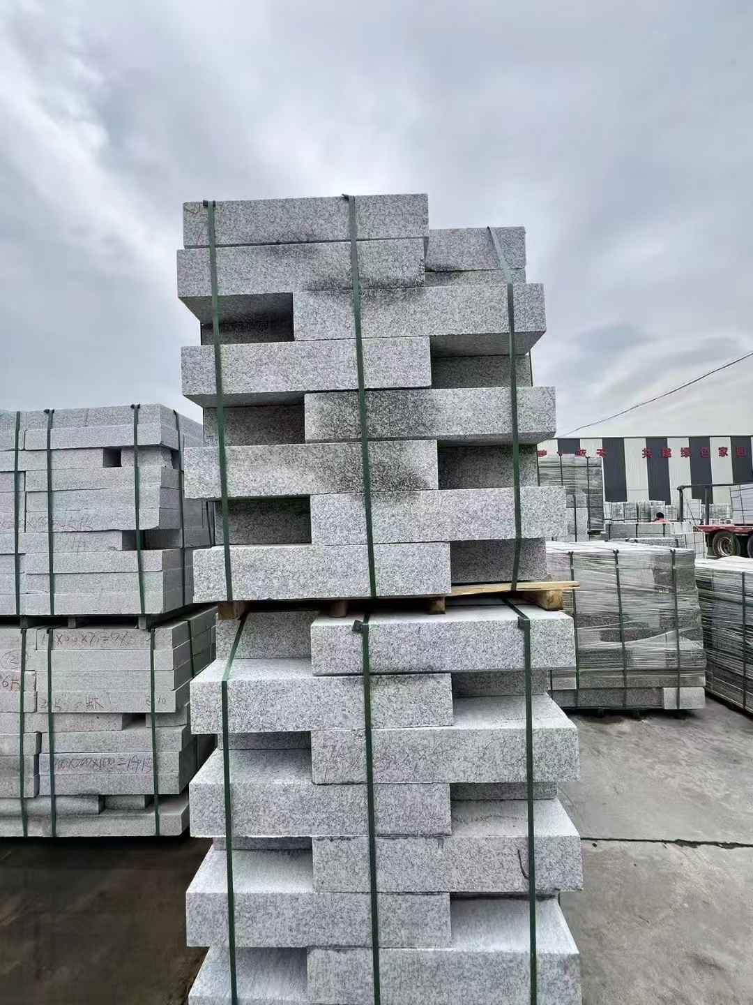 新乡 芙蓉白路沿石