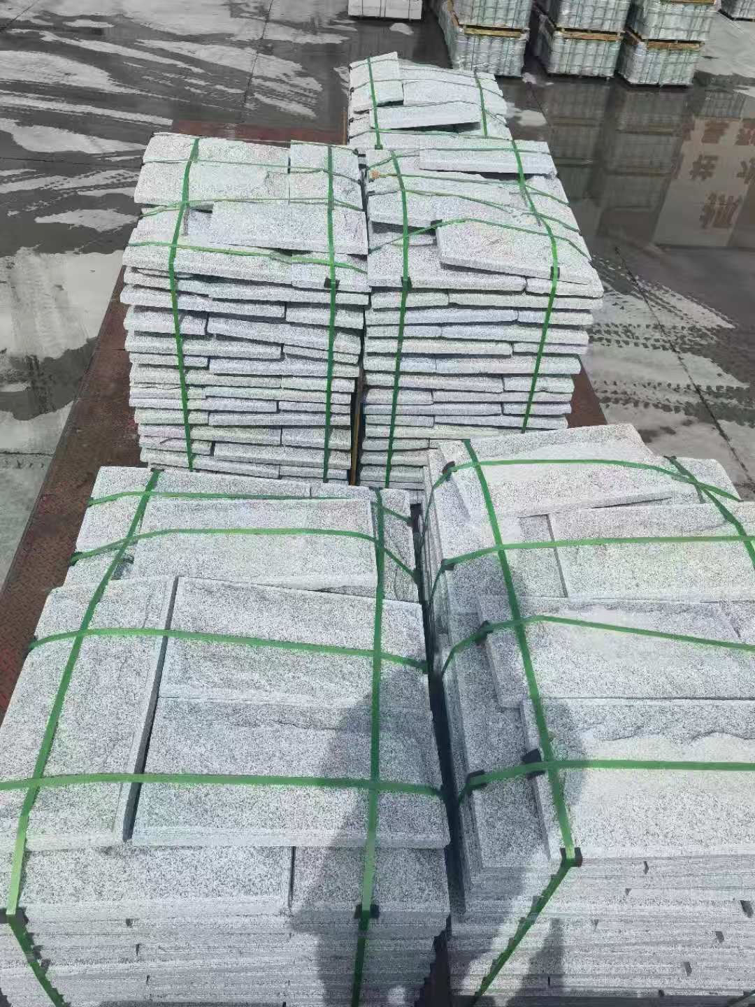 新乡 芝麻白蘑菇石装车出货