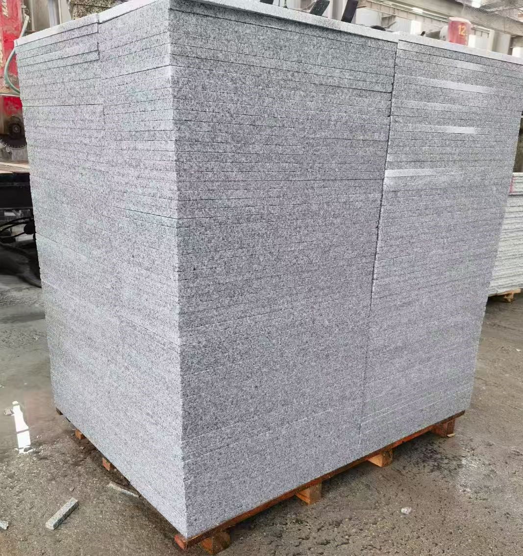 新乡 火烧面地铺石，街道广场园林市政工程板，1.8~5.0厚均有现货