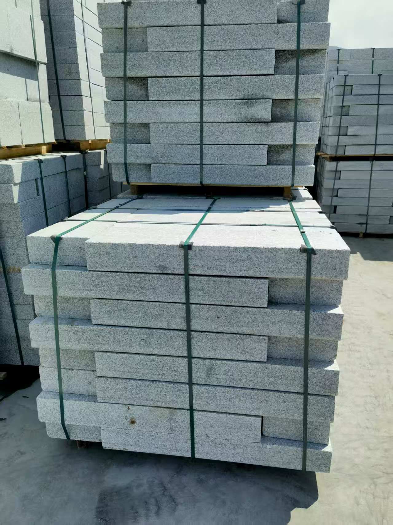 新乡 芙蓉白花岗岩路沿石、平石尺寸标准，色泽均匀